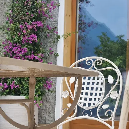 Pace Attraverso Gli Occhi Konukevi 3*